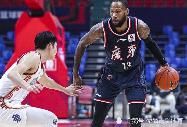 说着，他又道：一会我就让他们俩，把他们所有的存款，全部都汇入尚美公司的账户，至于这笔钱怎么用，你接手公司之后，一定要把公司签的所有霸王条款都找出来，无条件解除每一个女孩身上的不平等条款，然后按照她们被逼签约的年限，把钱分给她们做补偿金，分配规则一定要公平合理。