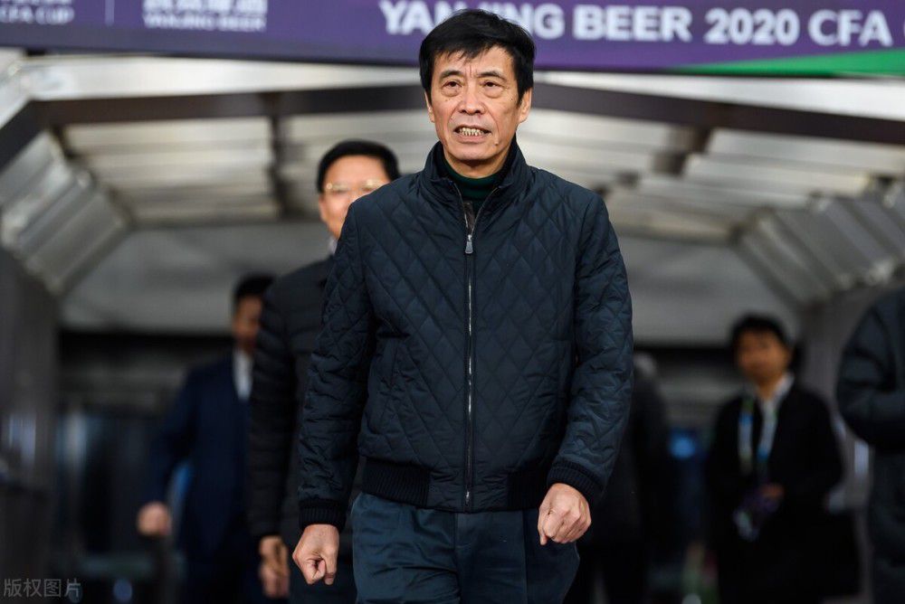 此前那不勒斯官方宣布，俱乐部与奥斯梅恩续约至2026年。
